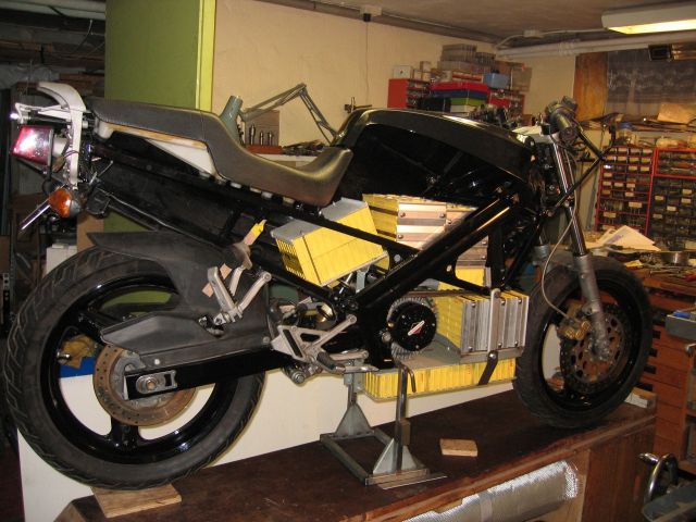 Размещение аккумуляторной батареи ElectroCat